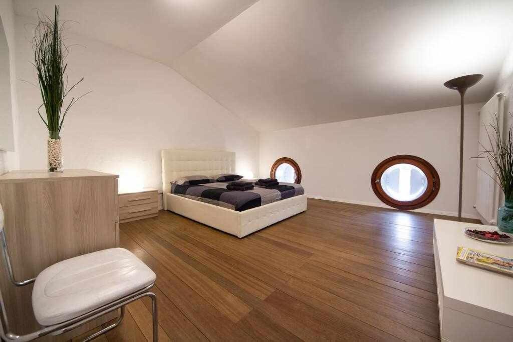 Attic Floor Venice Apartment Mestre Exteriör bild